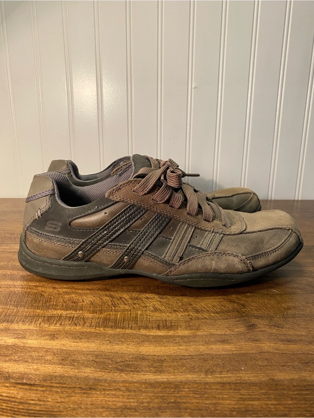 Skechers Men's Brown Lace-Up Casual Sneakers - Mens size 8